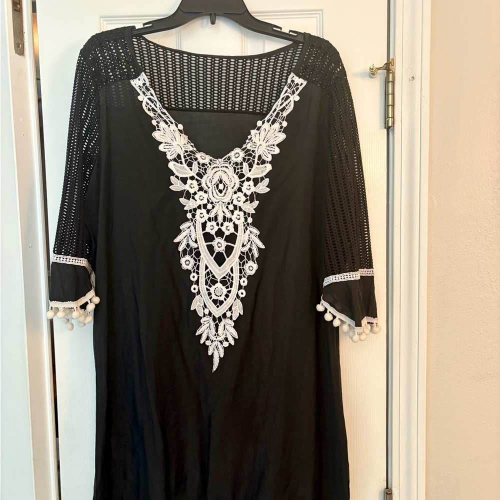 Super cute swimsuit coverup!  Size Large